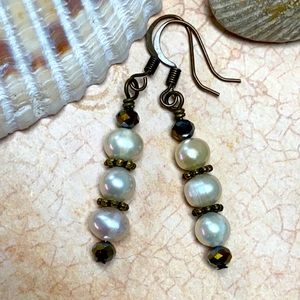 NEW NWOT Sweet vintage look pearl earrings fresh